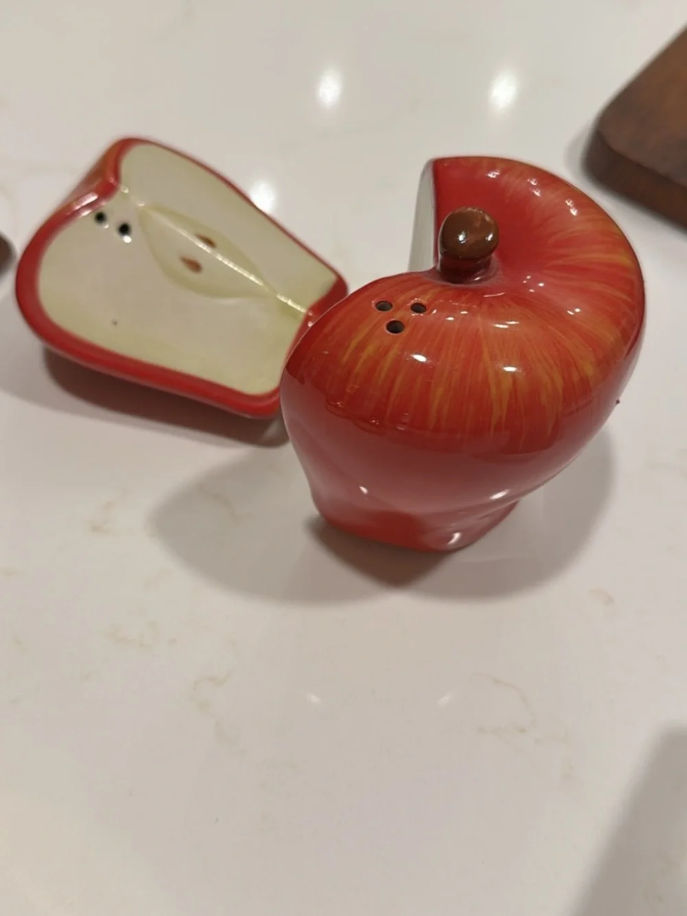 Vtg Ceramic Red Apple Salt and Pepper Shakers